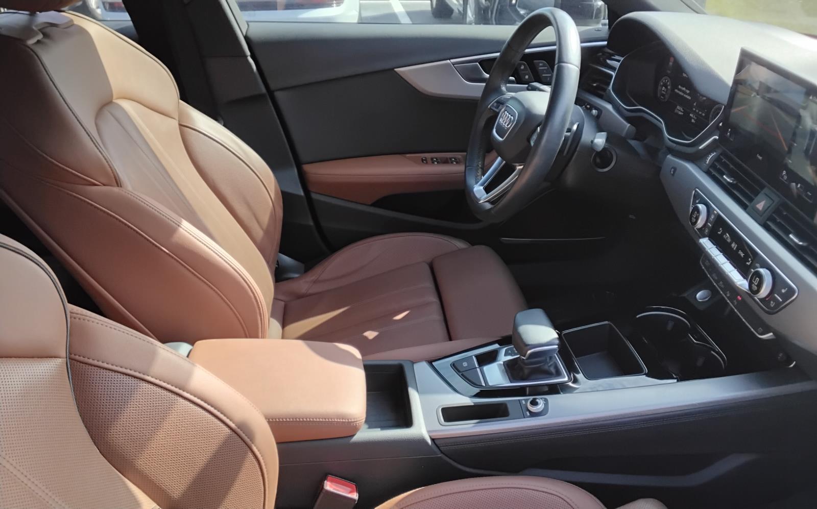 2023 Audi A4 Sedan S line Prestige