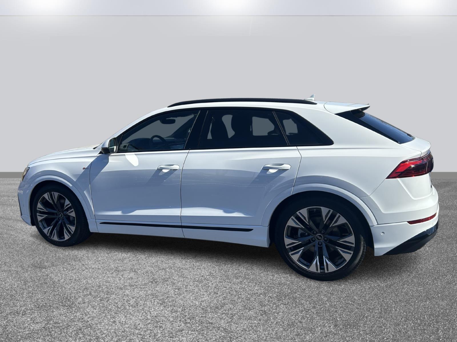 2026 Audi Q8 Premium Plus