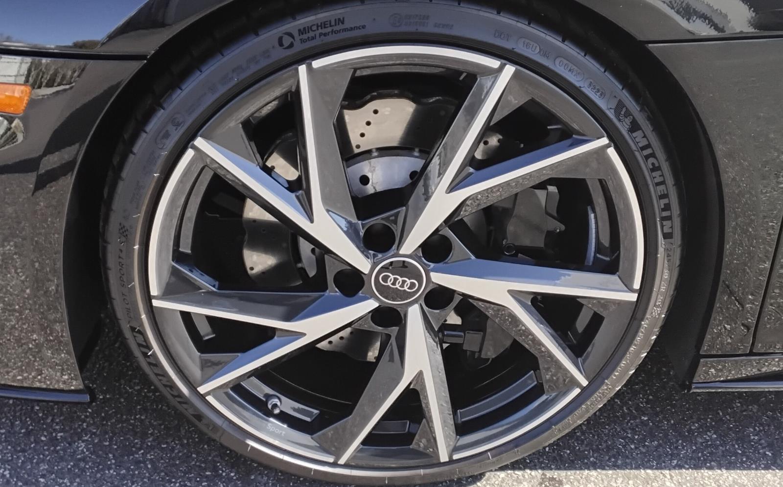 2023 Audi R8 Spyder V10 performance