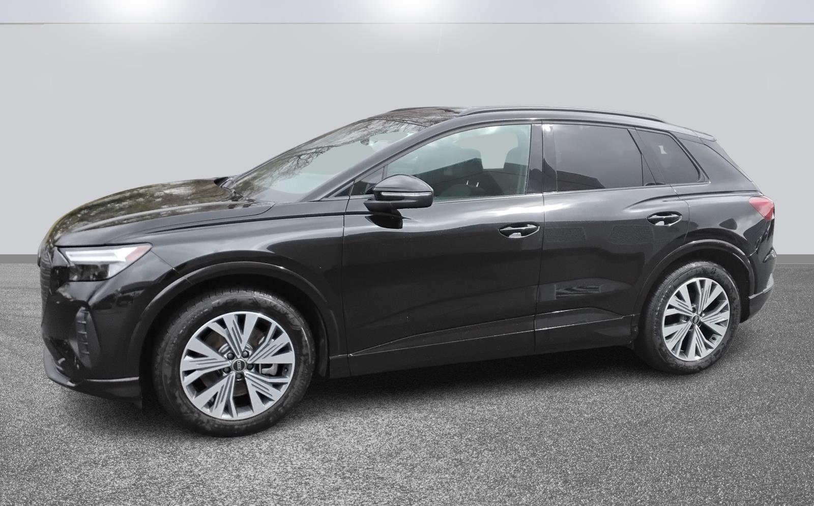 2025 Audi Q4 e-tron Premium