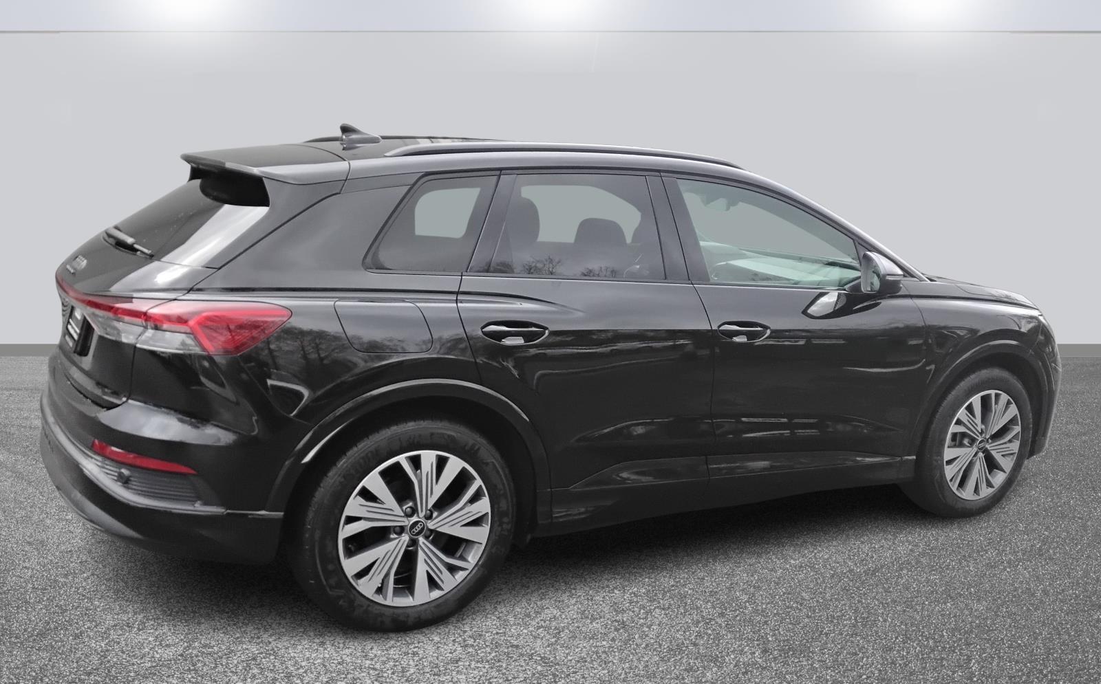 2025 Audi Q4 e-tron Premium