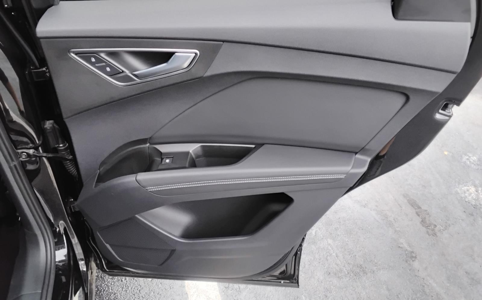 2025 Audi Q4 e-tron Premium