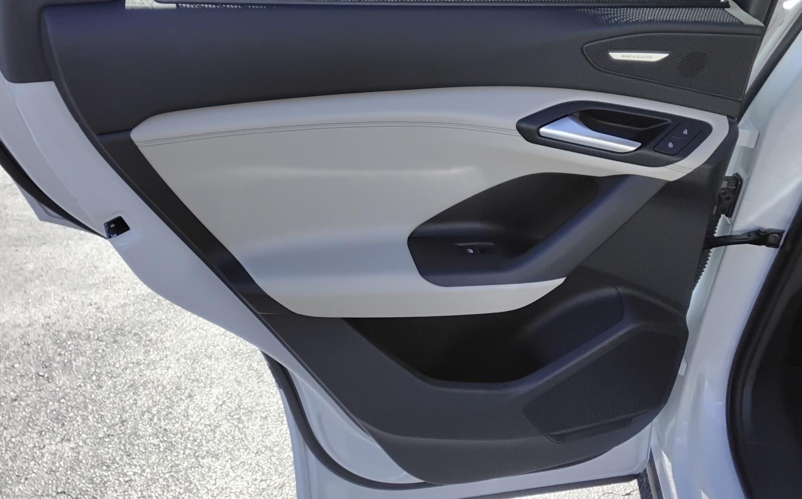 2025 Audi Q6 e-tron Premium Plus