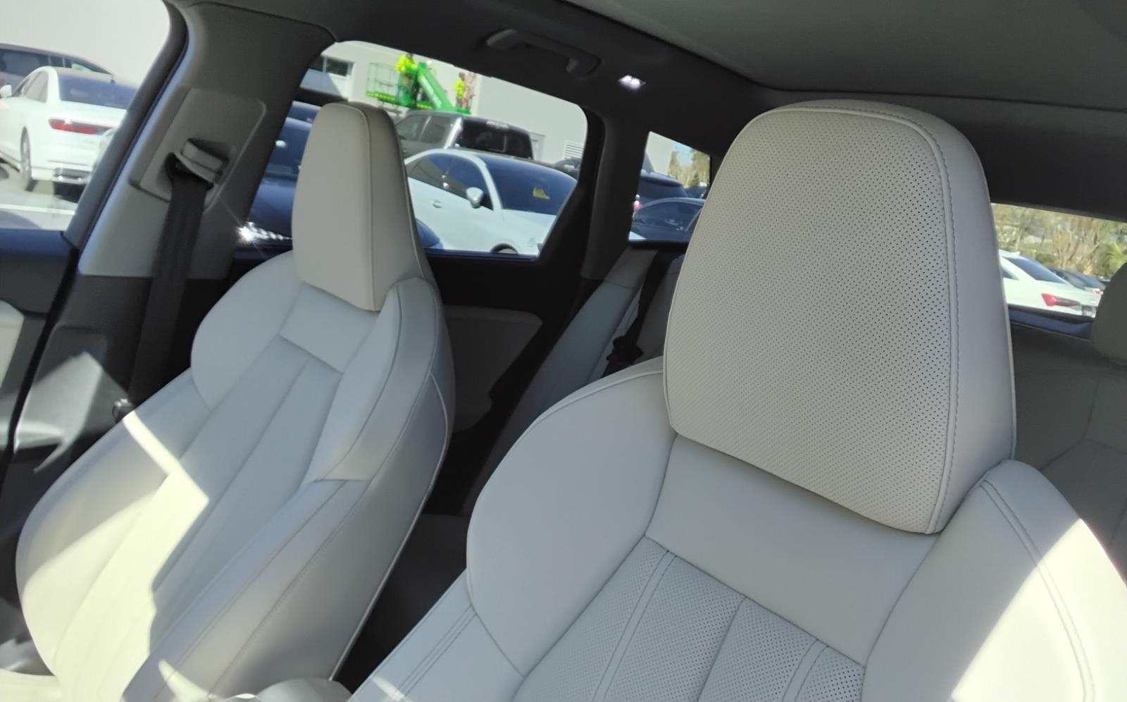 2025 Audi Q6 e-tron Premium Plus