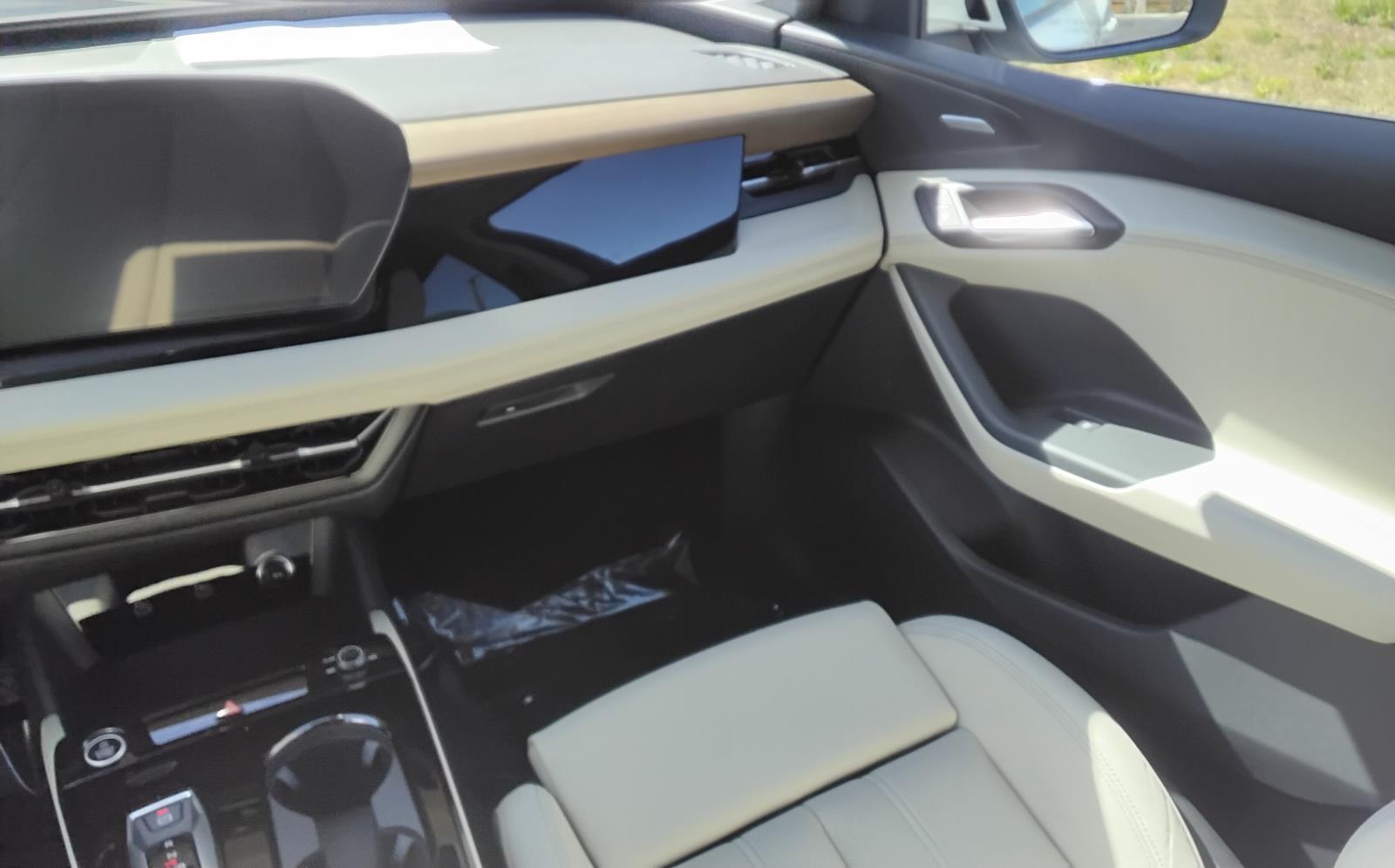 2025 Audi Q6 e-tron Premium Plus