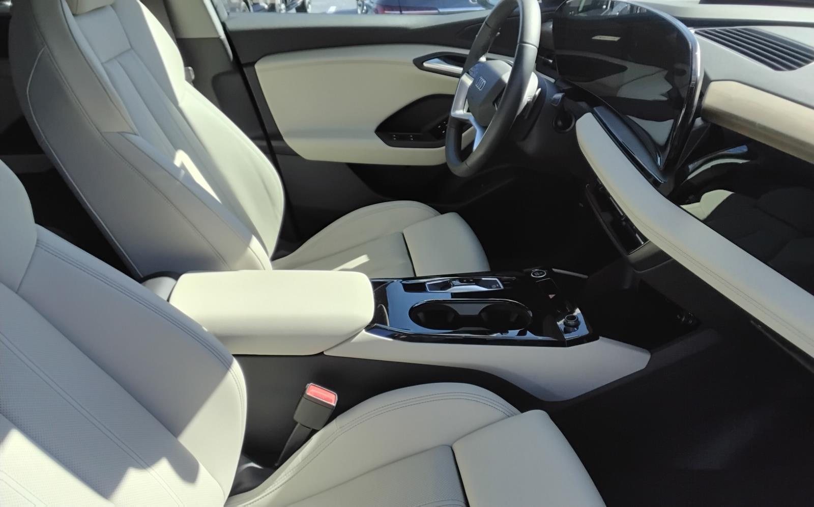 2025 Audi Q6 e-tron Premium Plus