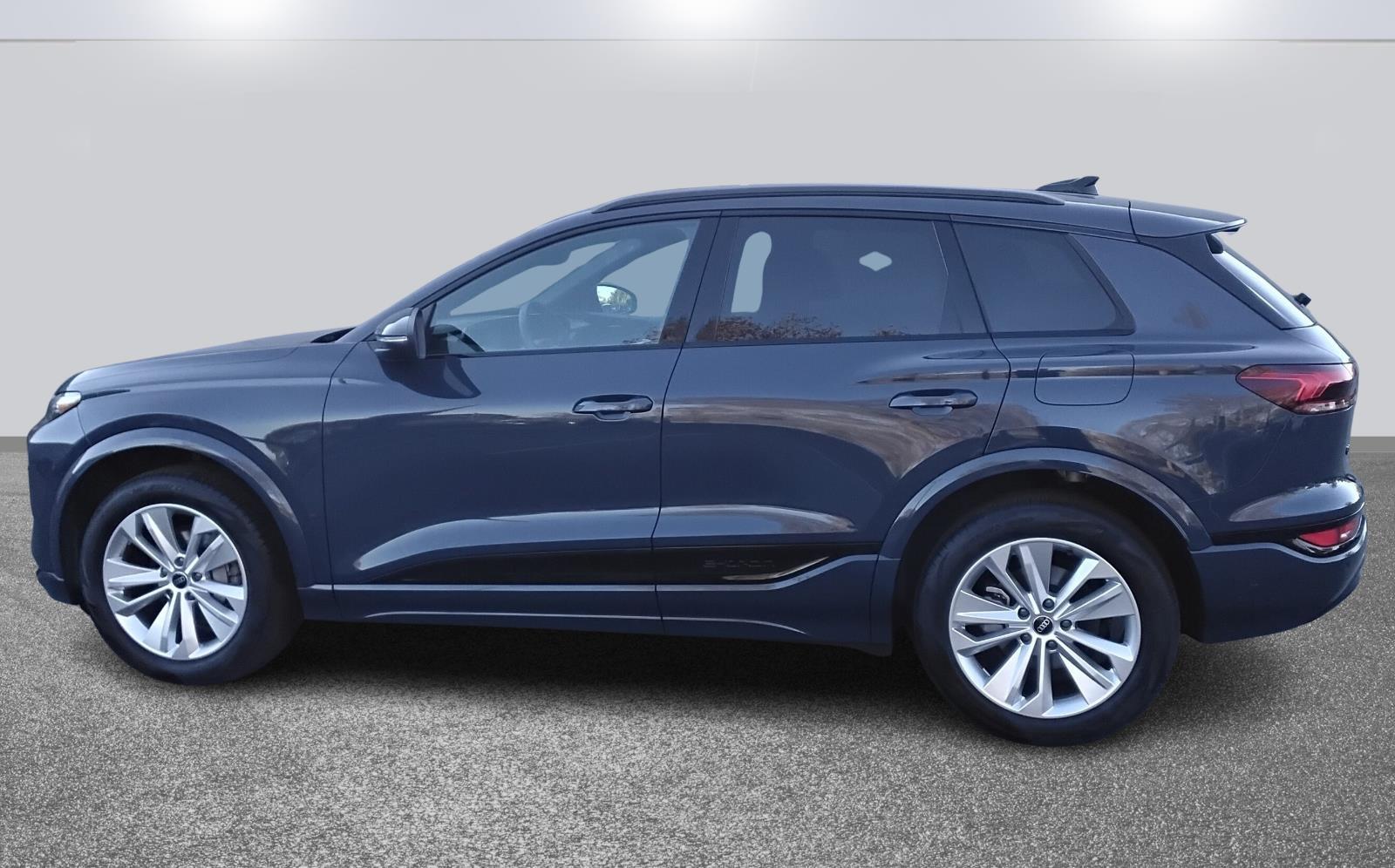 2025 Audi Q6 e-tron Premium Plus