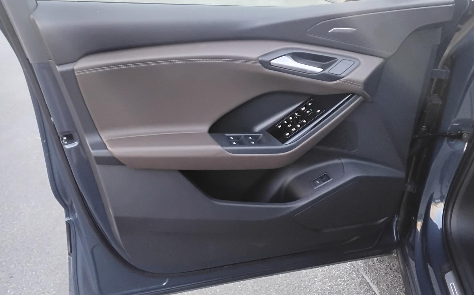 2025 Audi Q6 e-tron Premium Plus