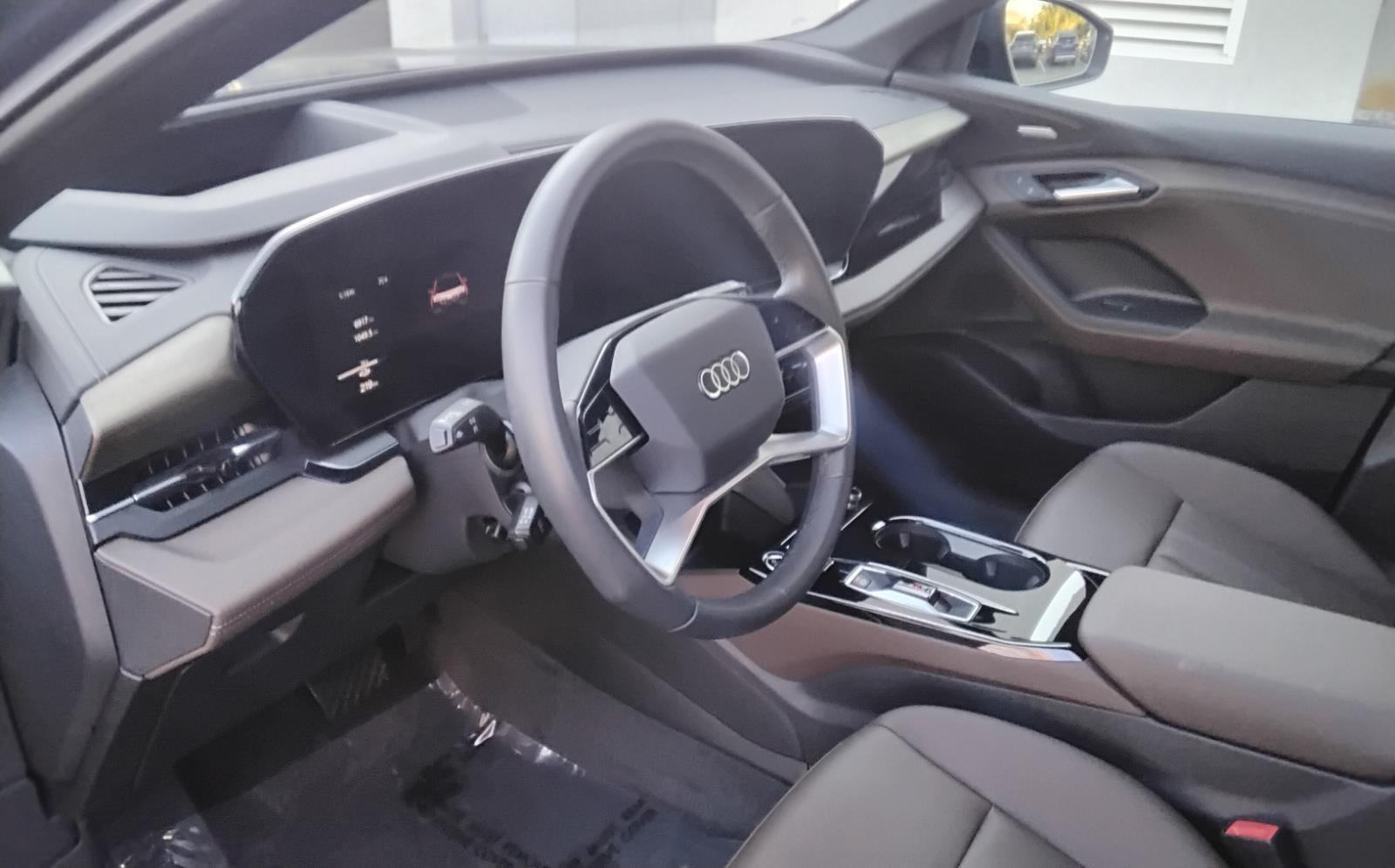 2025 Audi Q6 e-tron Premium Plus