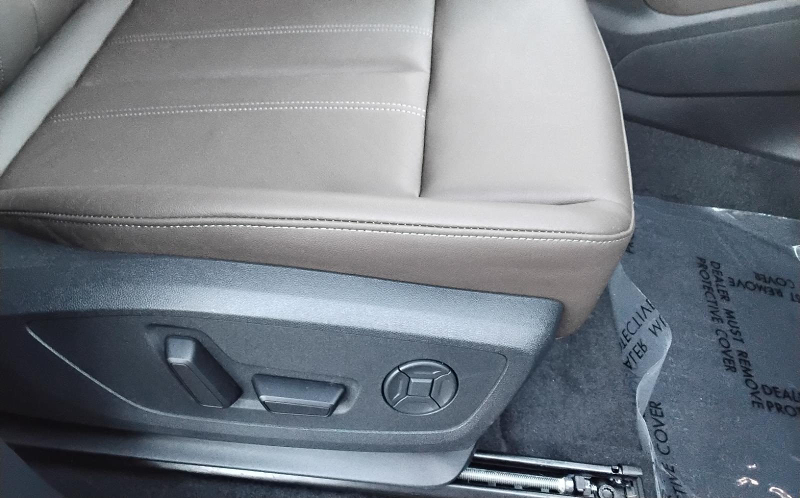 2025 Audi Q6 e-tron Premium Plus