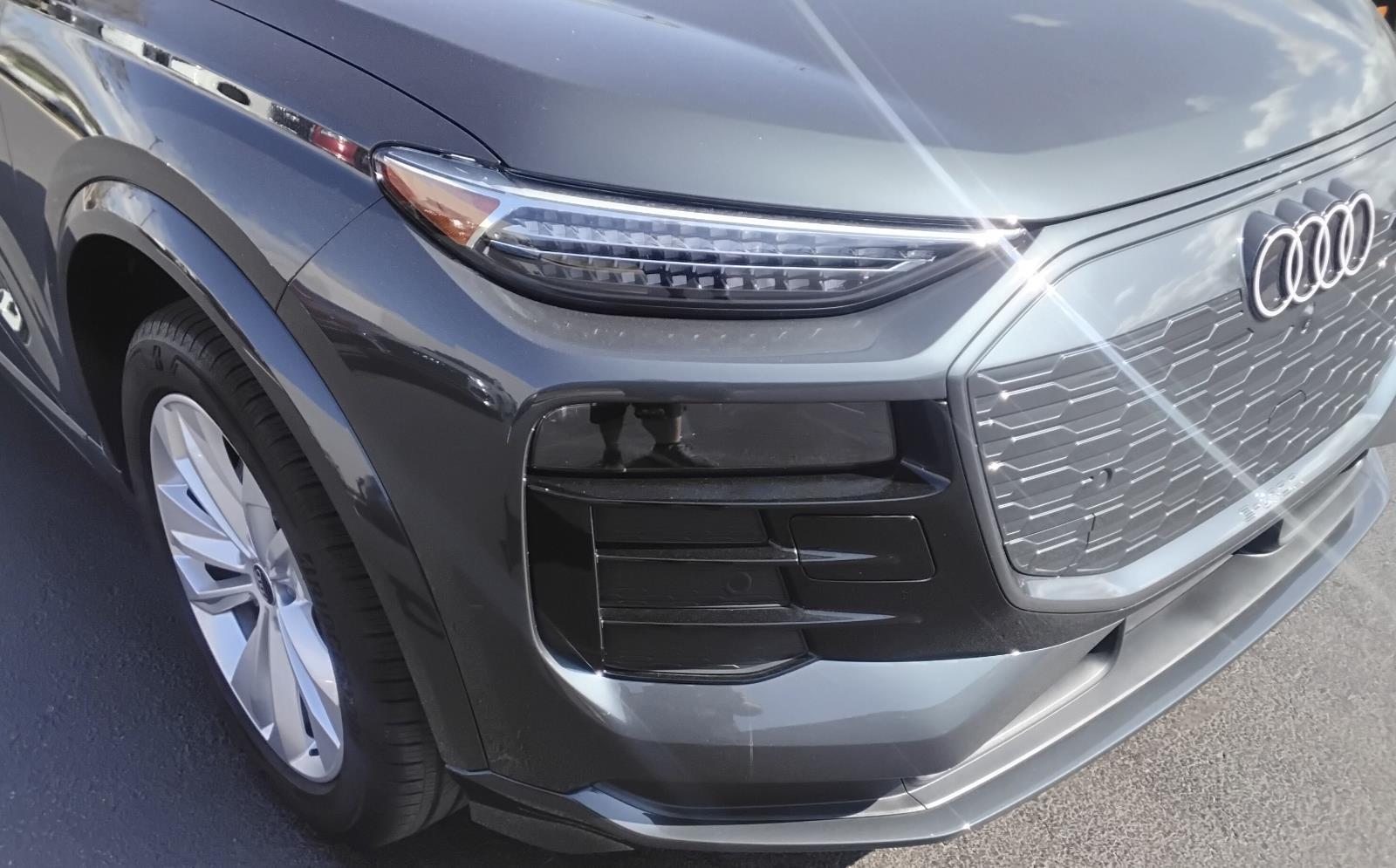 2025 Audi Q6 e-tron Premium Plus