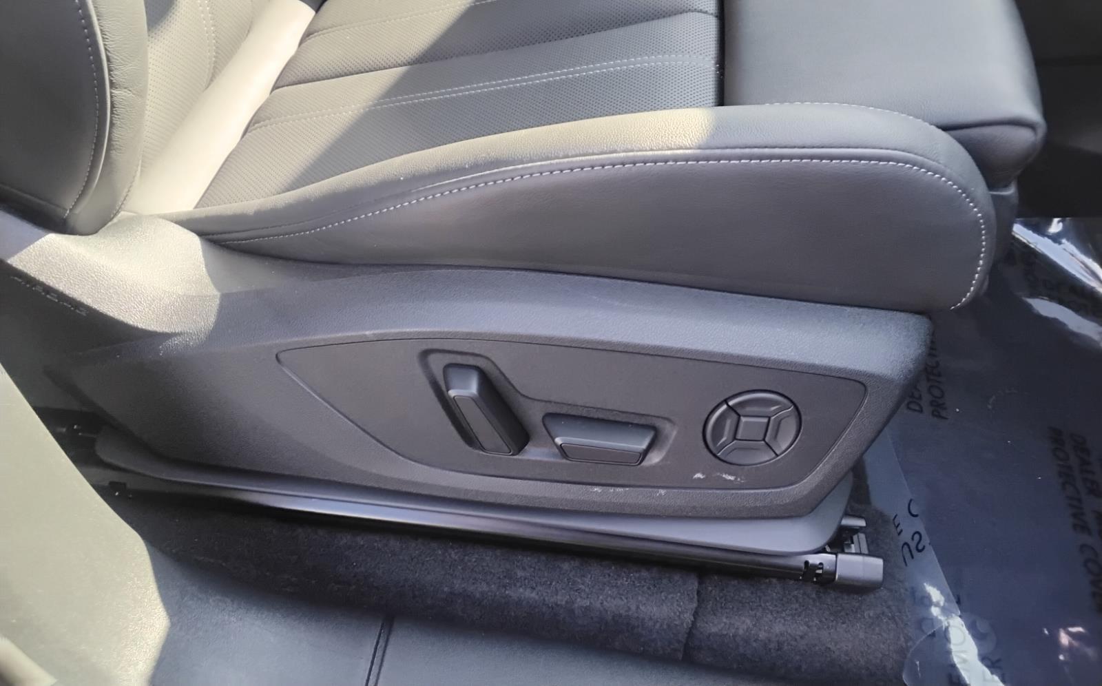 2025 Audi Q6 e-tron Premium Plus