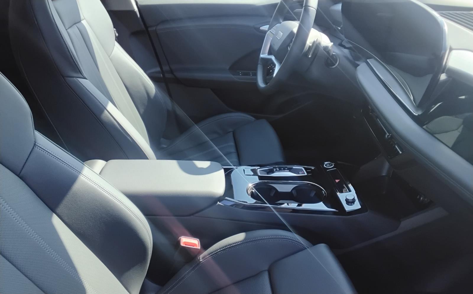 2025 Audi Q6 e-tron Premium Plus