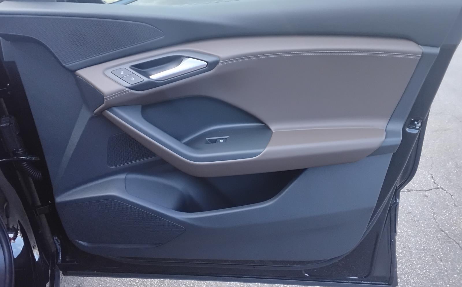 2025 Audi Q6 e-tron Premium