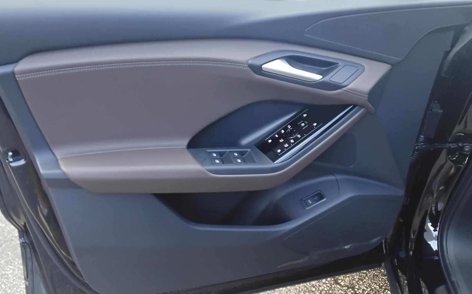 2025 Audi Q6 e-tron Premium