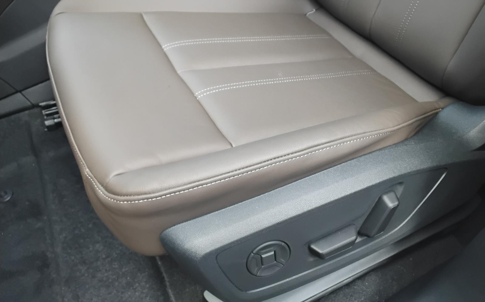 2025 Audi Q6 e-tron Premium