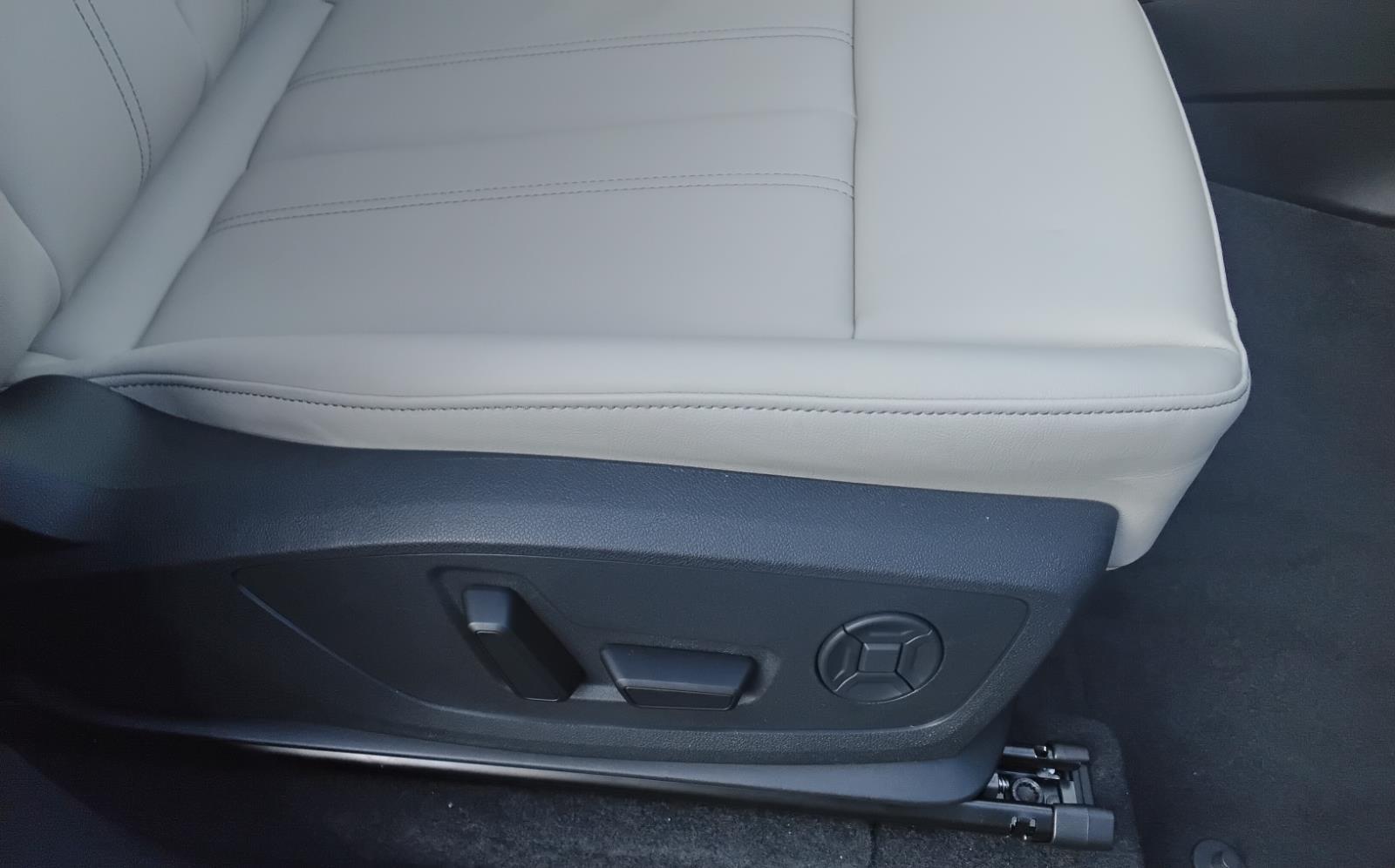 2025 Audi Q6 e-tron Premium