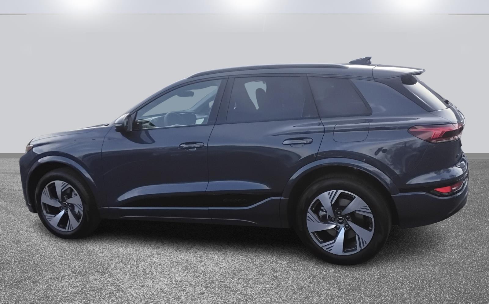 2025 Audi Q6 e-tron Premium Plus