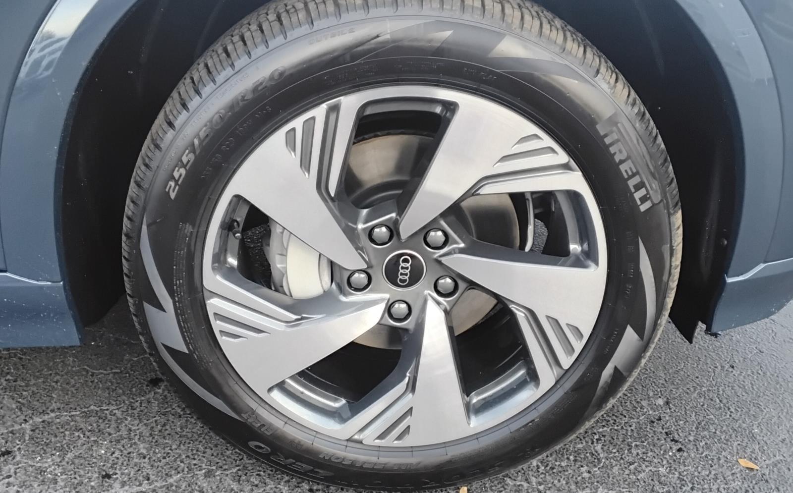 2025 Audi Q6 e-tron Premium Plus