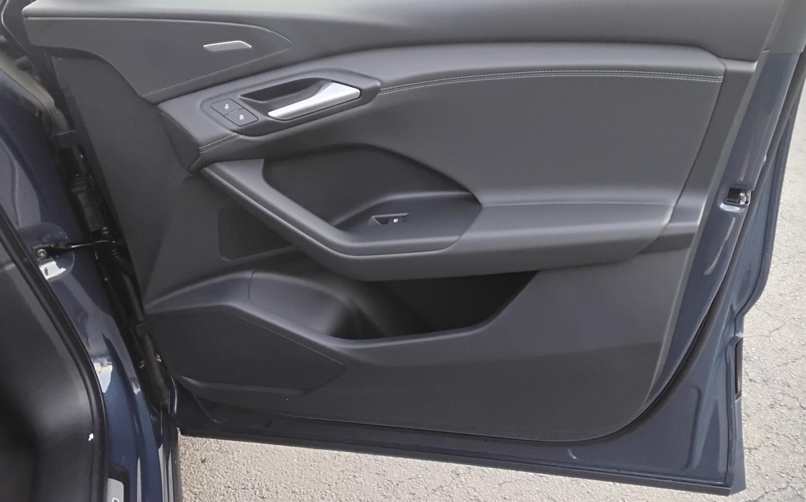 2025 Audi Q6 e-tron Premium Plus