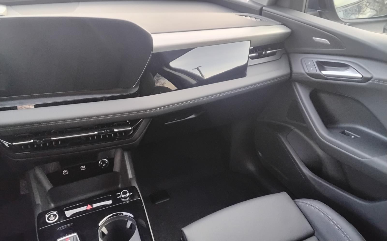 2025 Audi Q6 e-tron Premium Plus