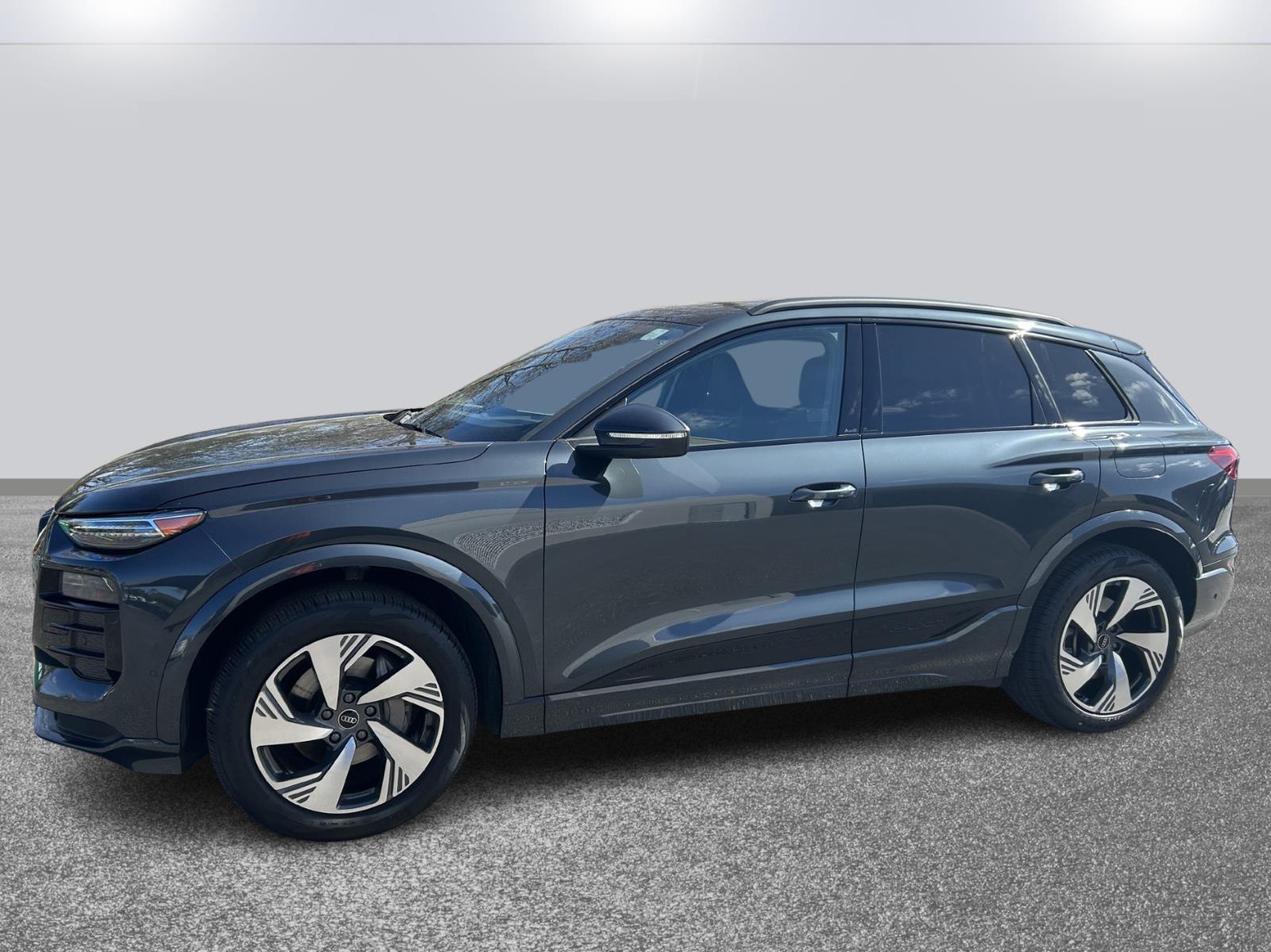 2025 Audi Q6 e-tron Premium Plus