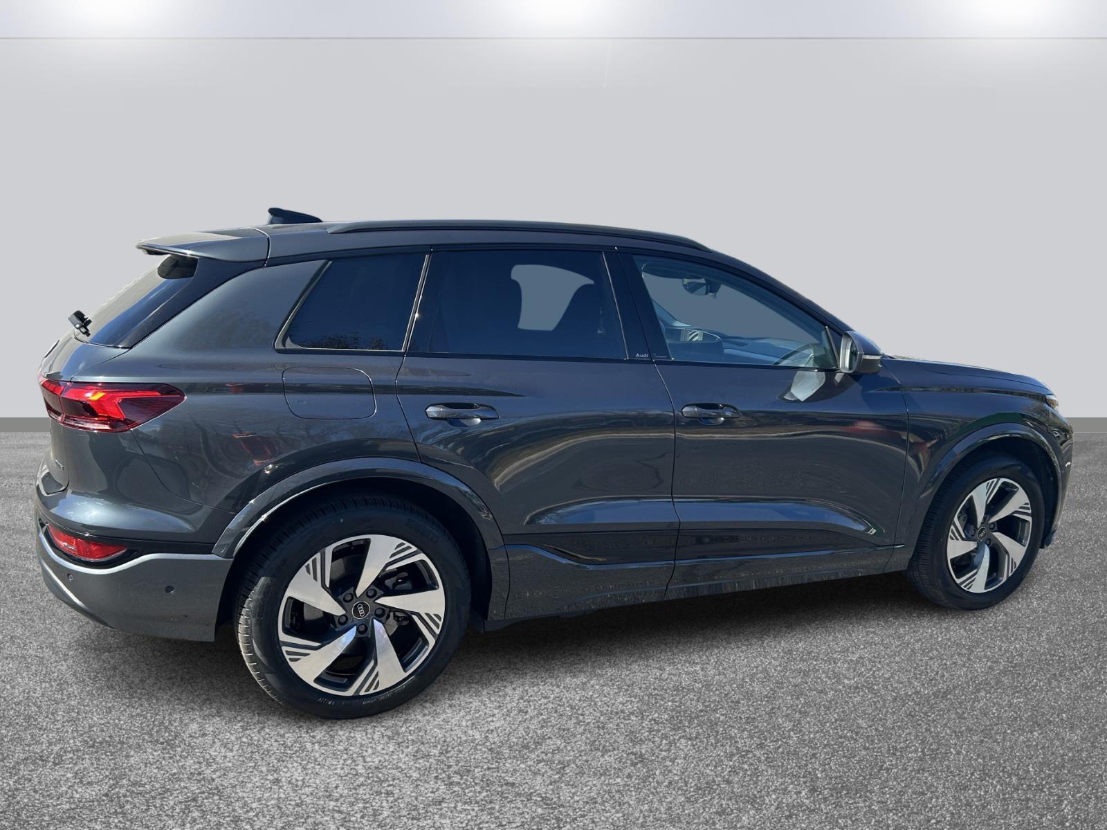 2025 Audi Q6 e-tron Premium Plus
