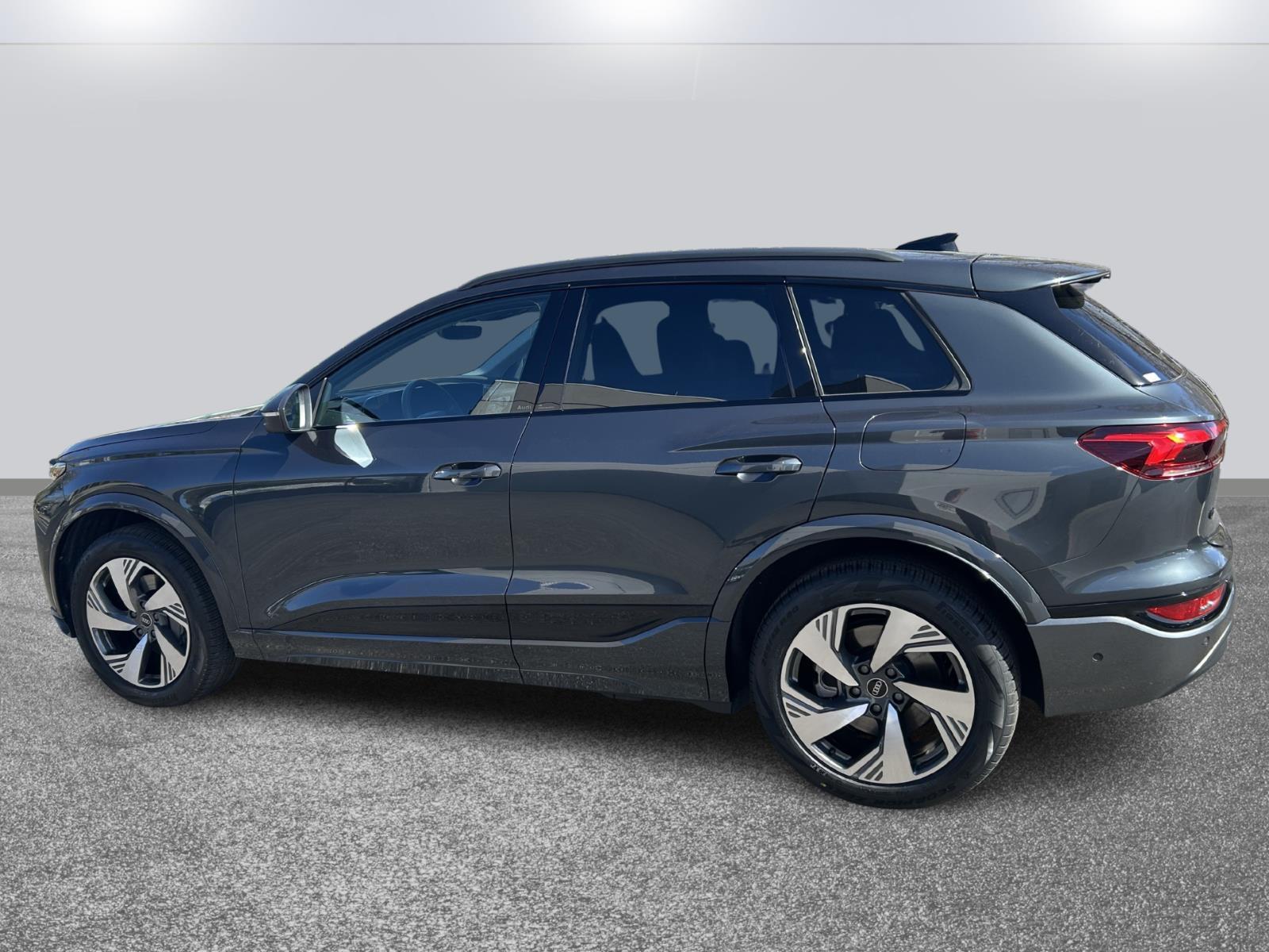 2025 Audi Q6 e-tron Premium Plus