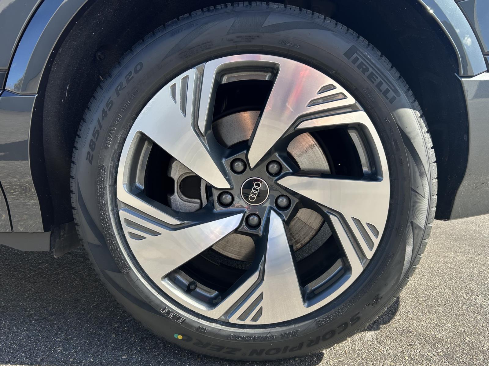 2025 Audi Q6 e-tron Premium Plus