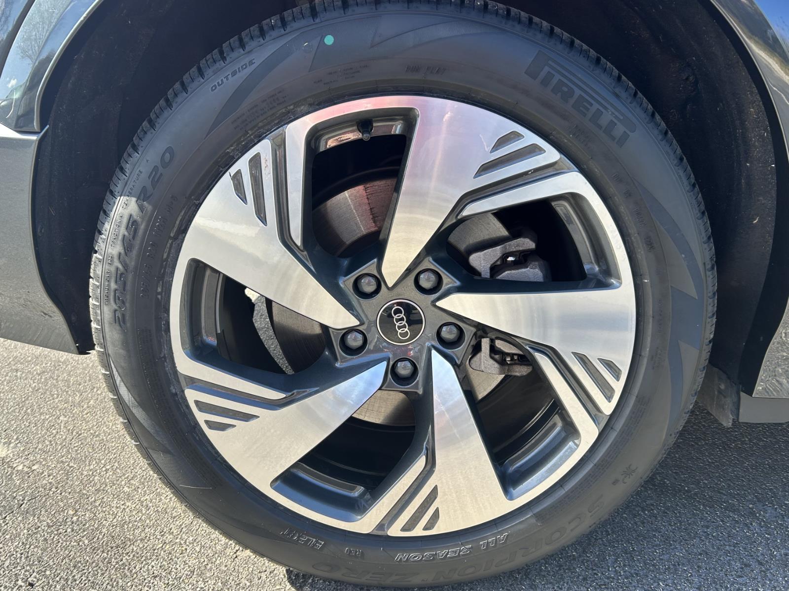 2025 Audi Q6 e-tron Premium Plus