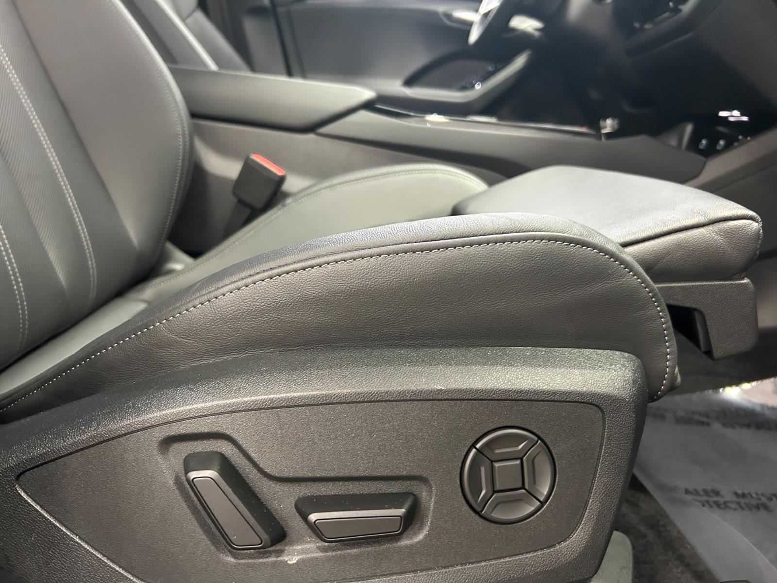 2025 Audi Q6 e-tron Premium Plus