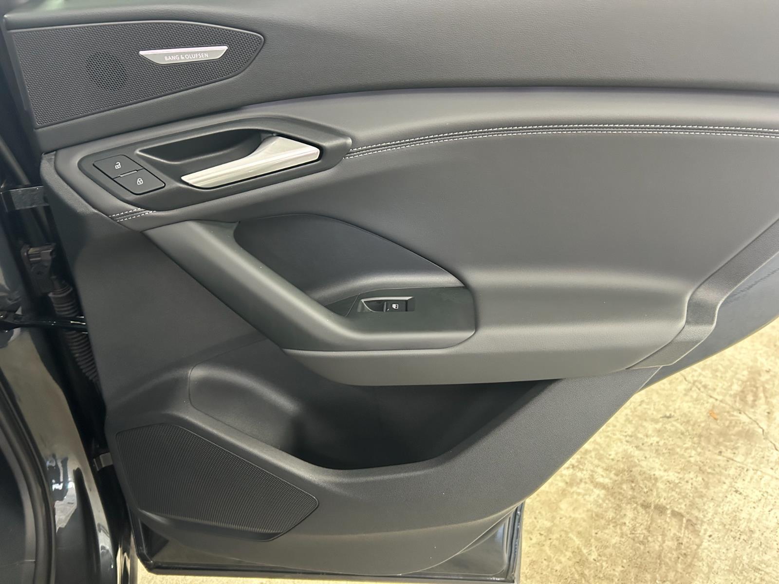 2025 Audi Q6 e-tron Premium Plus