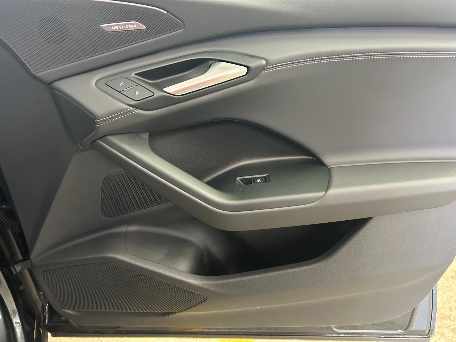 2025 Audi Q6 e-tron Premium Plus