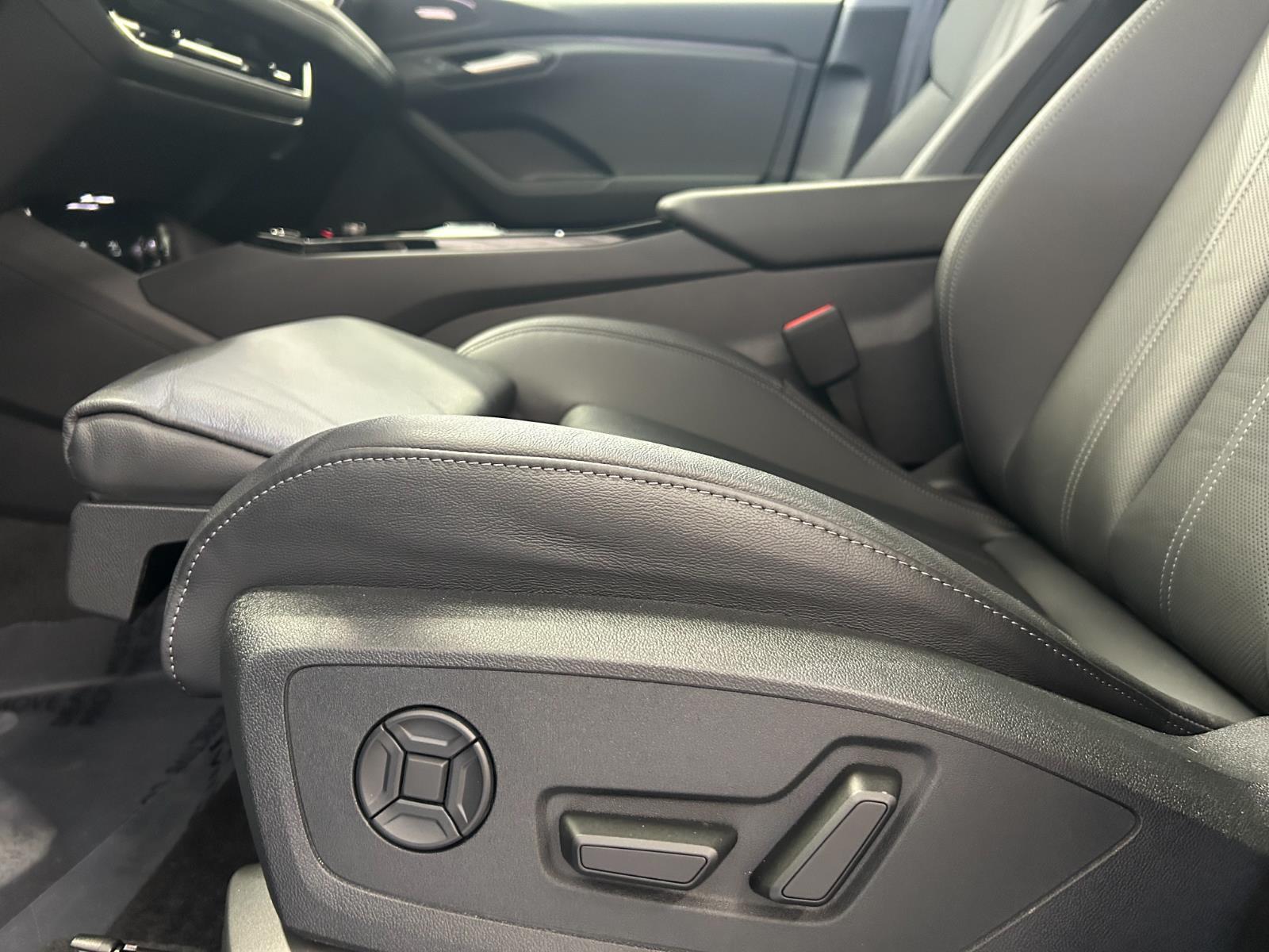 2025 Audi Q6 e-tron Premium Plus