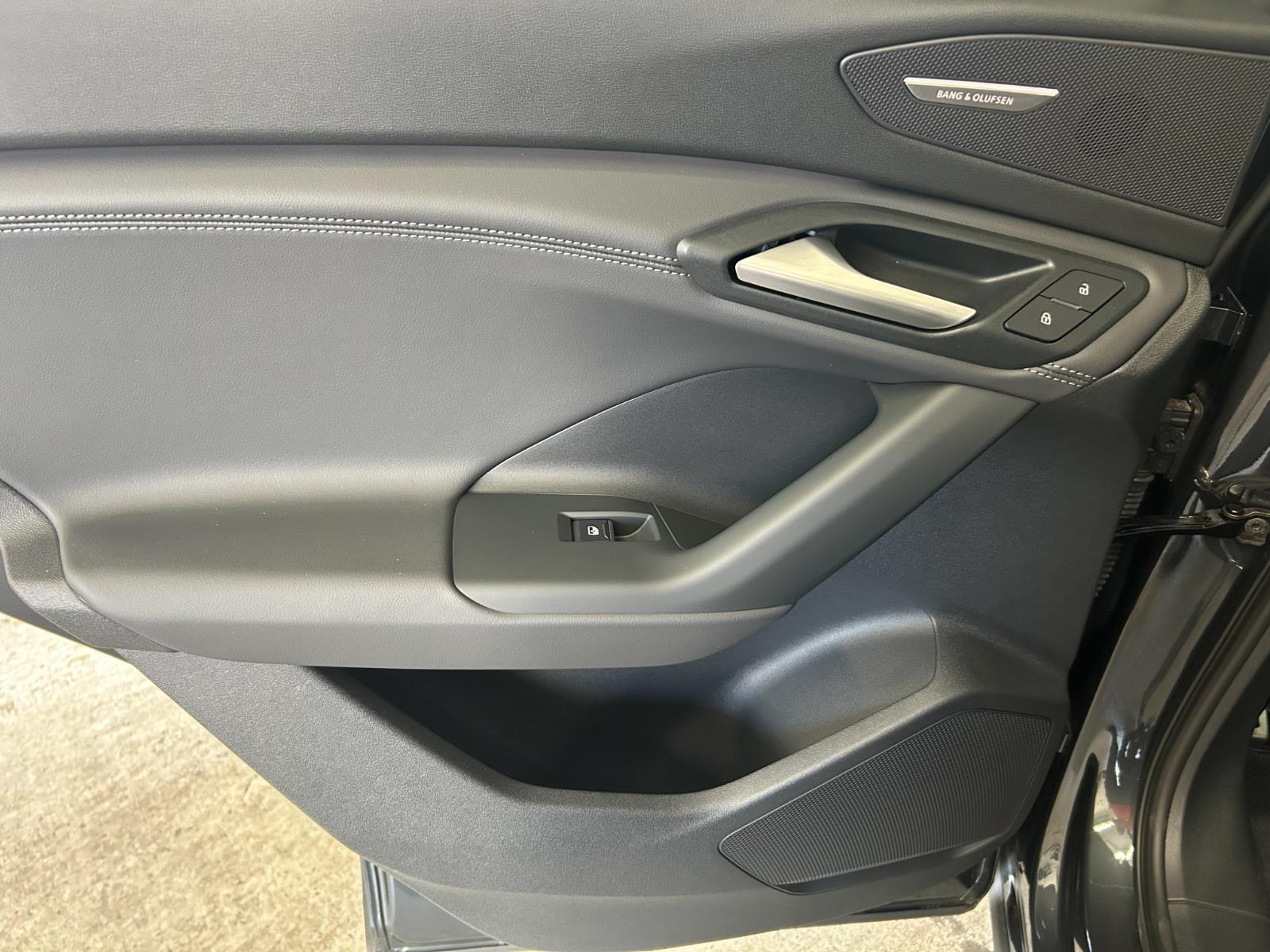 2025 Audi Q6 e-tron Premium Plus