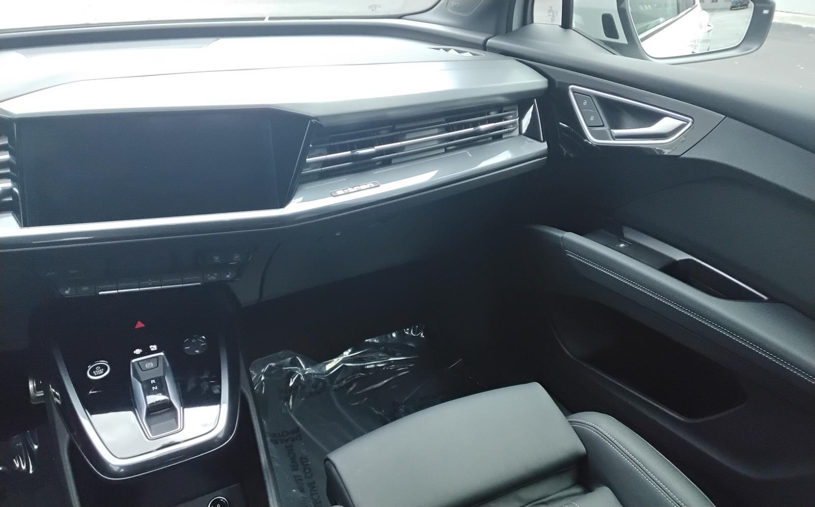 2025 Audi Q4 e-tron Sportback Premium Plus