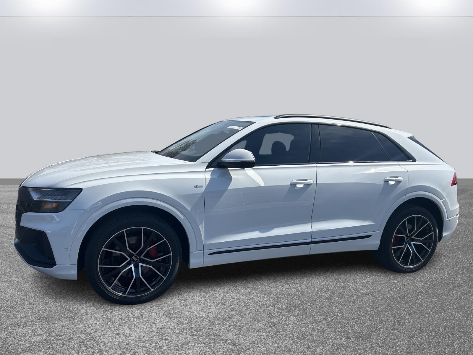 2023 Audi Q8 Premium Plus