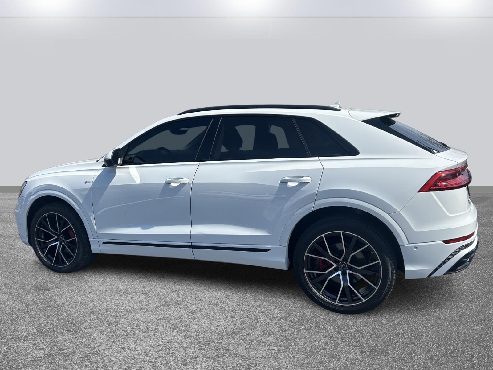 2023 Audi Q8 Premium Plus