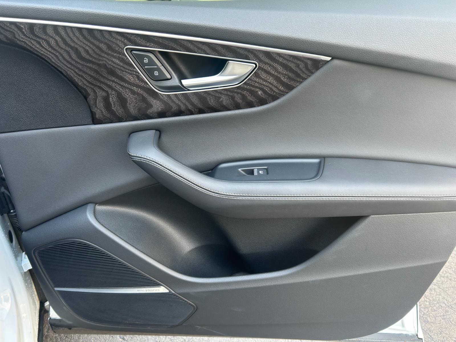 2023 Audi Q8 Premium Plus