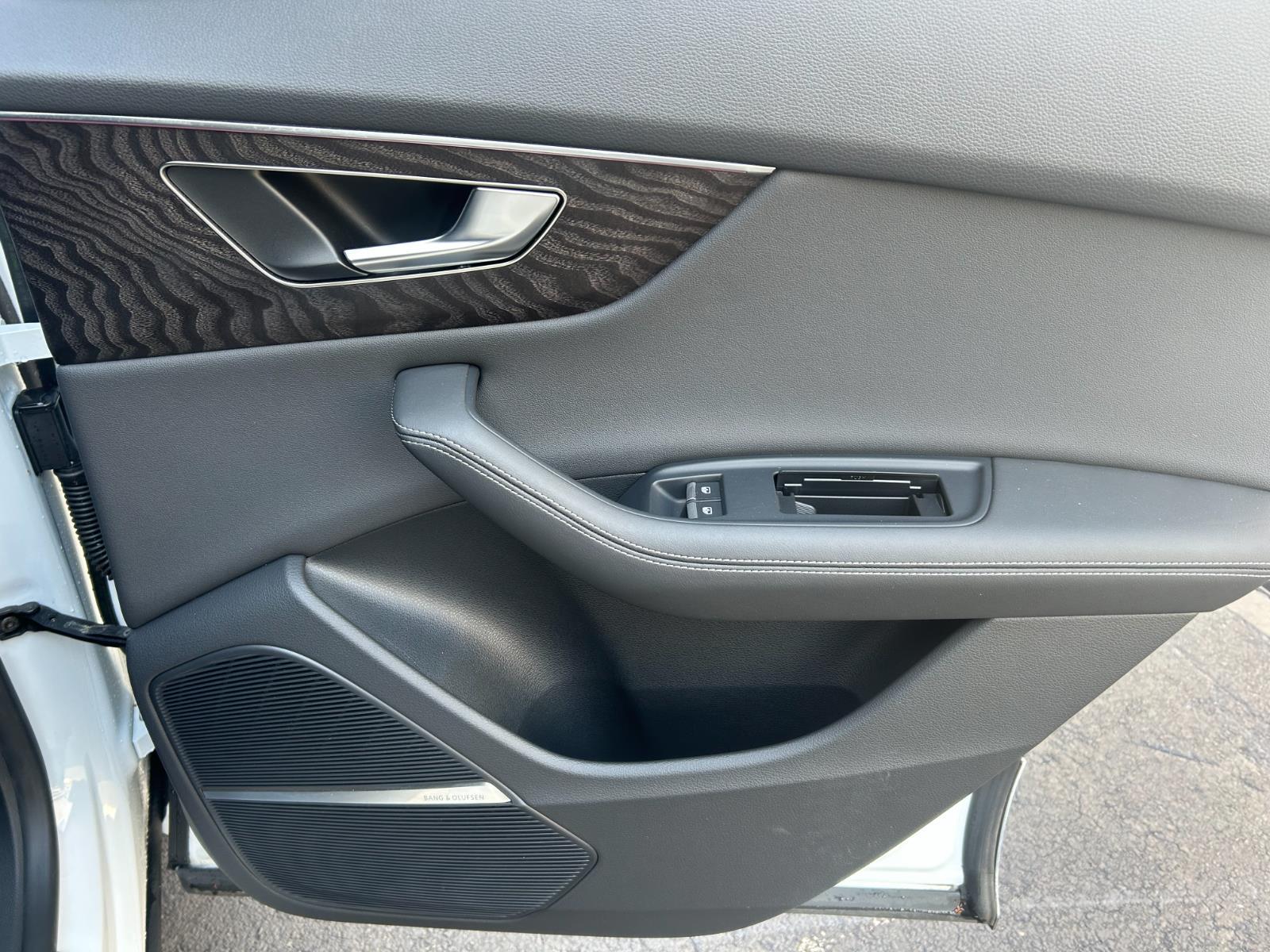 2023 Audi Q8 Premium Plus