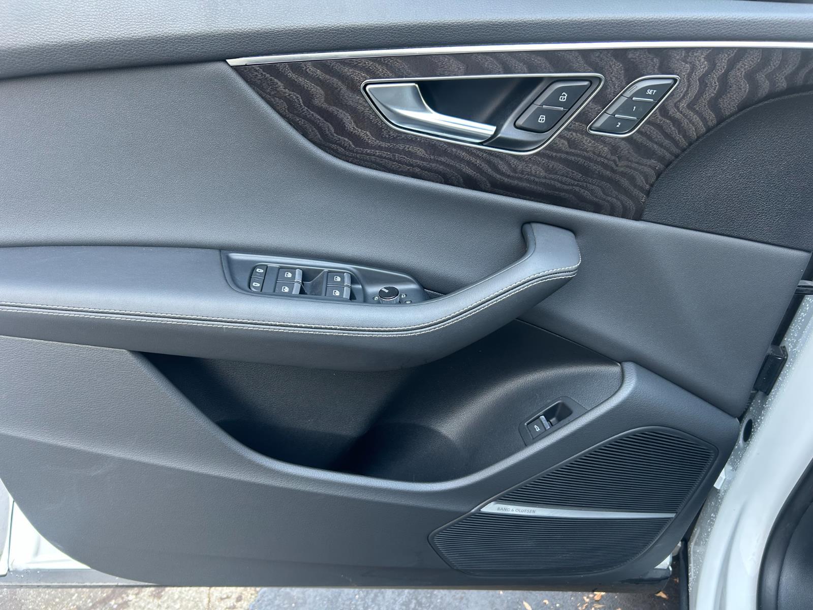 2023 Audi Q8 Premium Plus