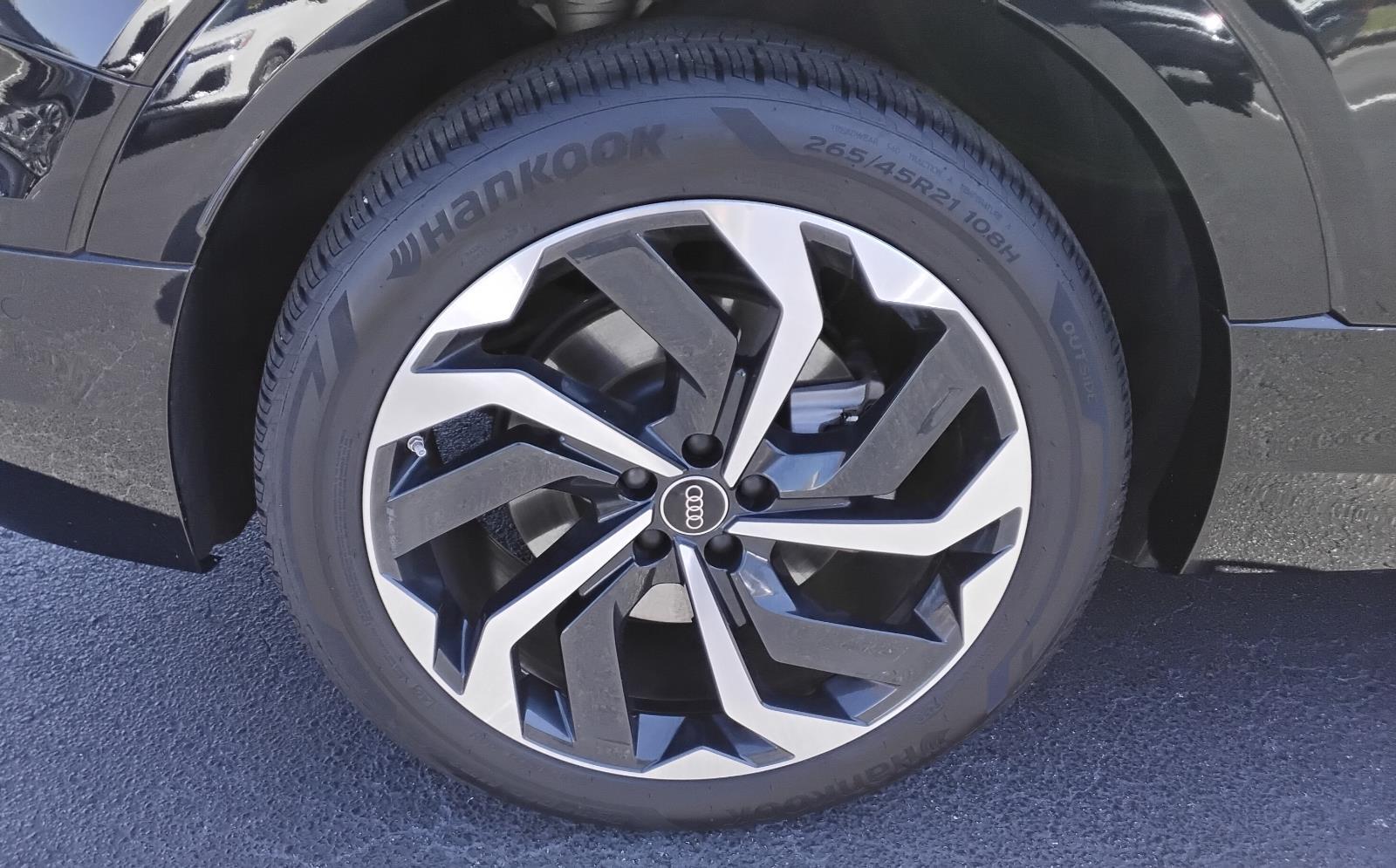 2024 AUDI Q8 E-TRON PREST