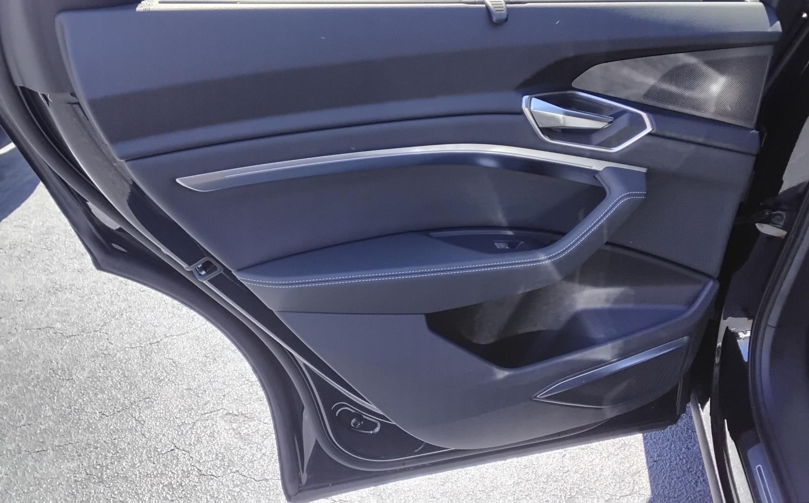 2024 AUDI Q8 E-TRON PREST