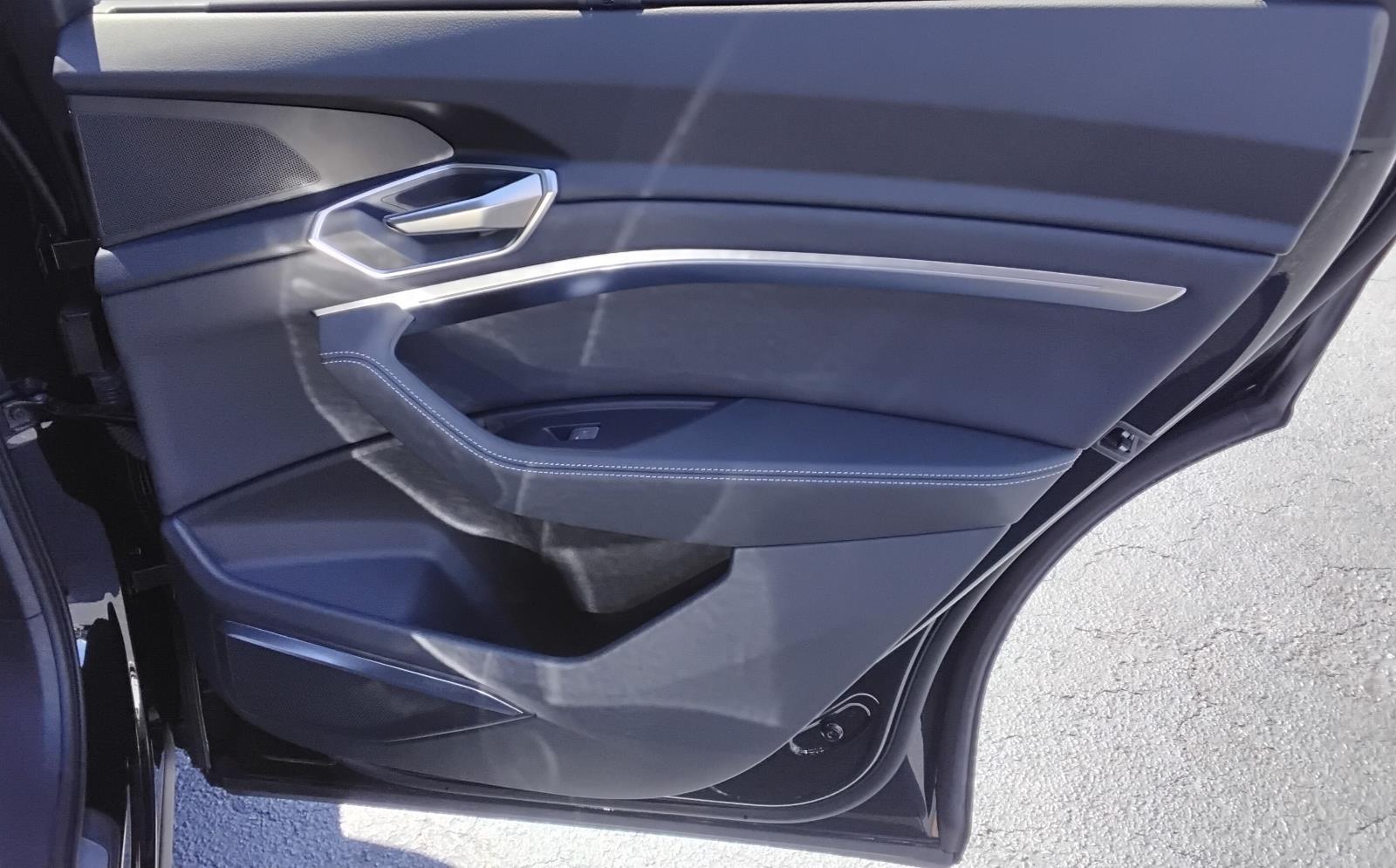 2024 AUDI Q8 E-TRON PREST