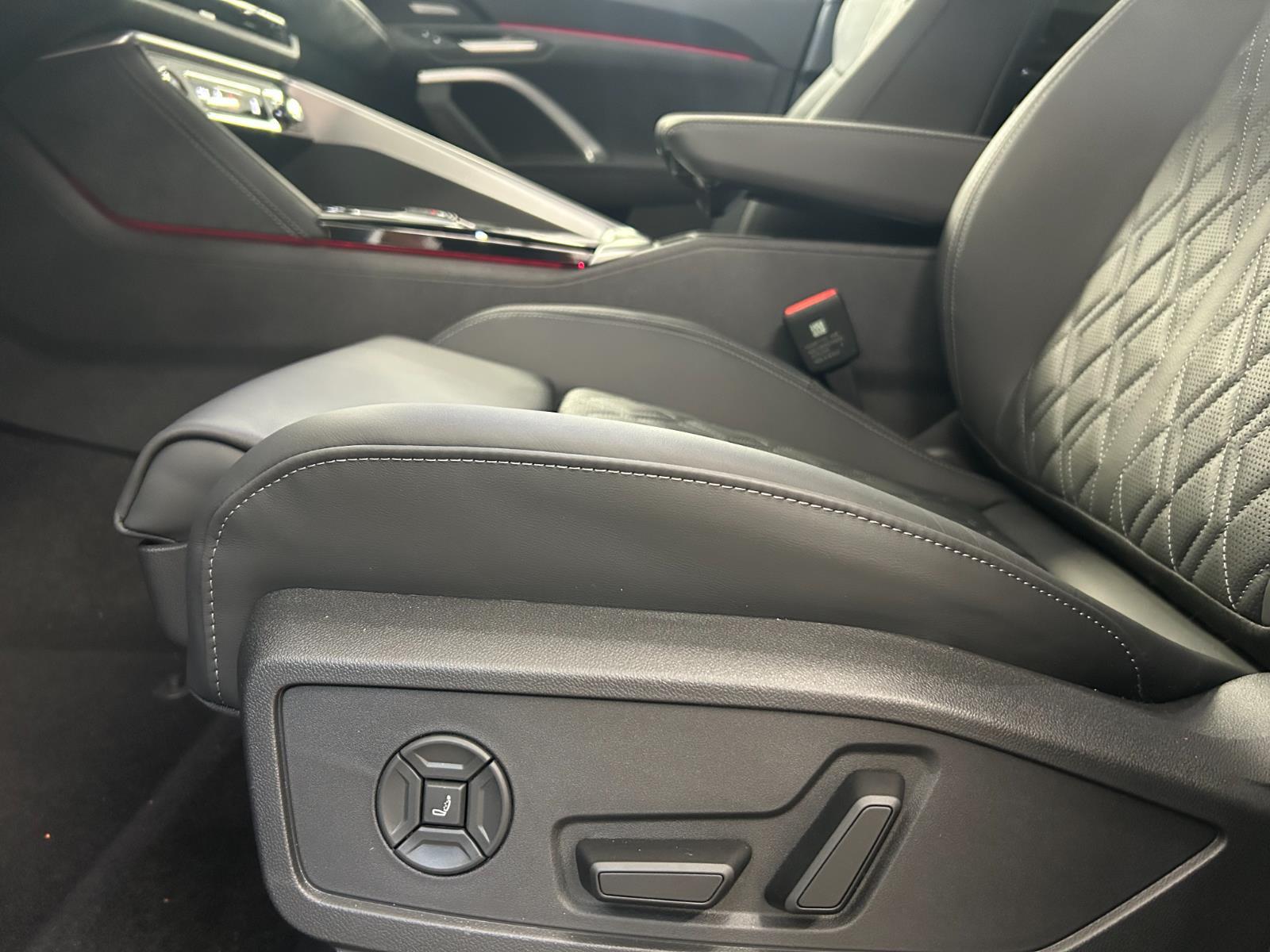 2025 Audi SQ5 Prestige