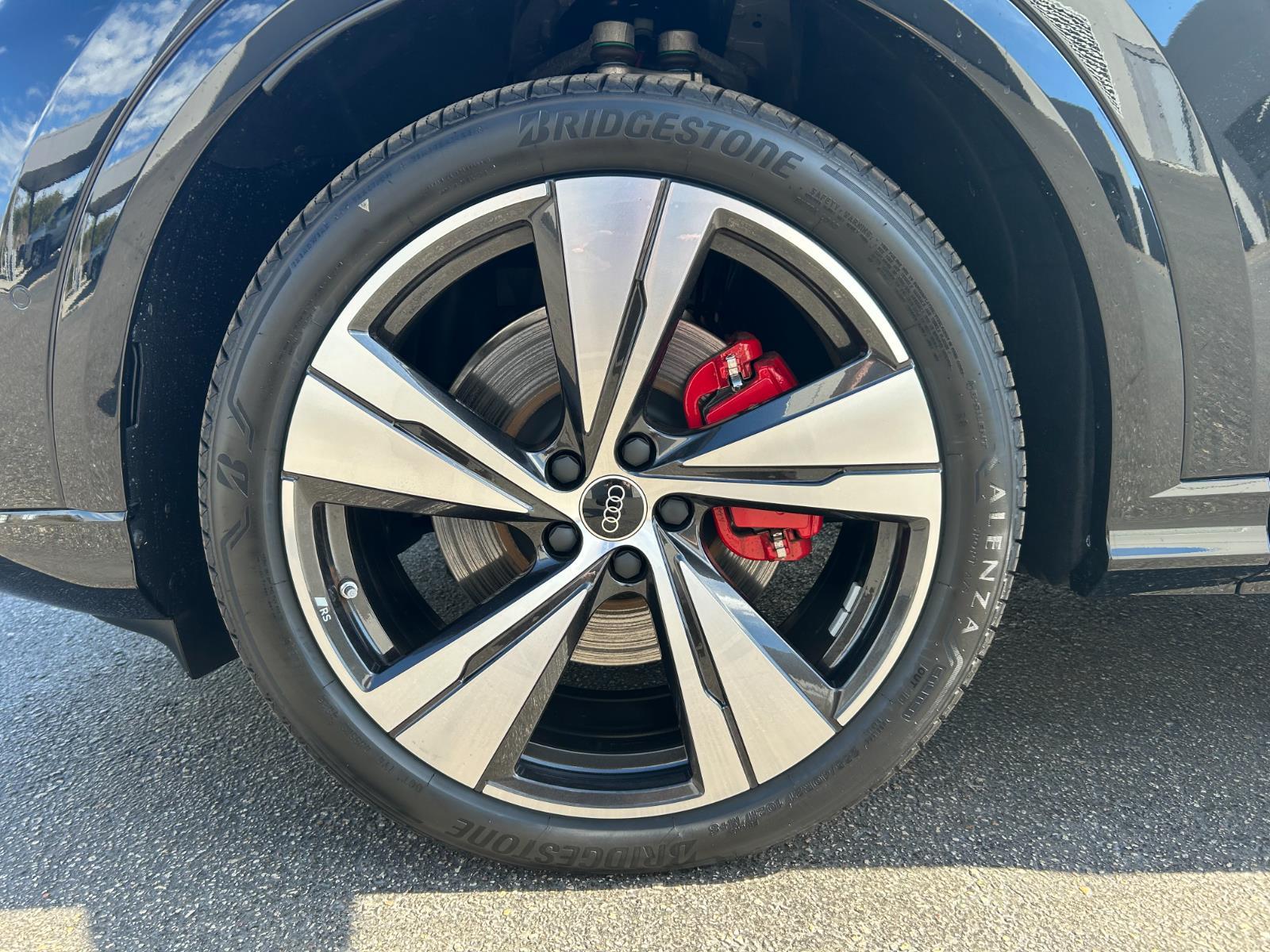 2025 Audi SQ5 Prestige