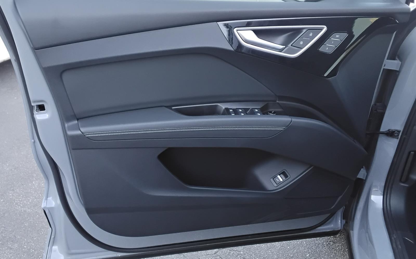 2024 Audi Q4 e-tron Premium Plus