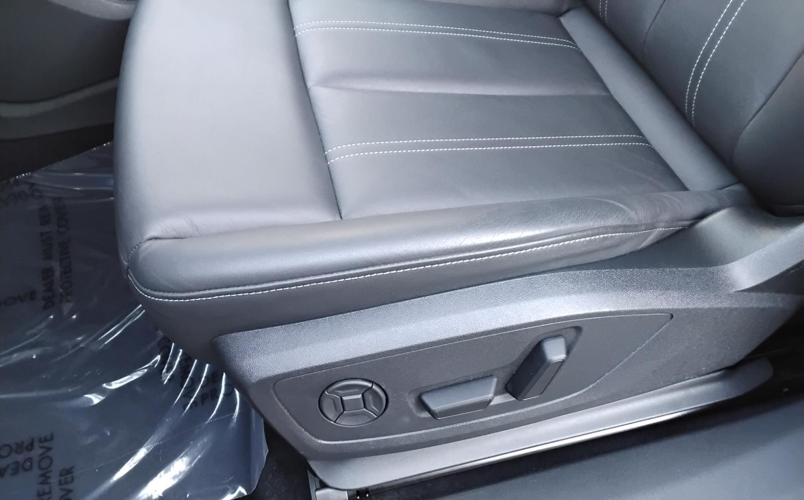 2024 Audi Q4 e-tron Premium Plus