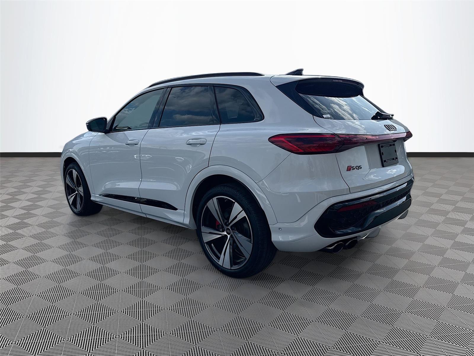 2025 Audi SQ5 Premium Plus