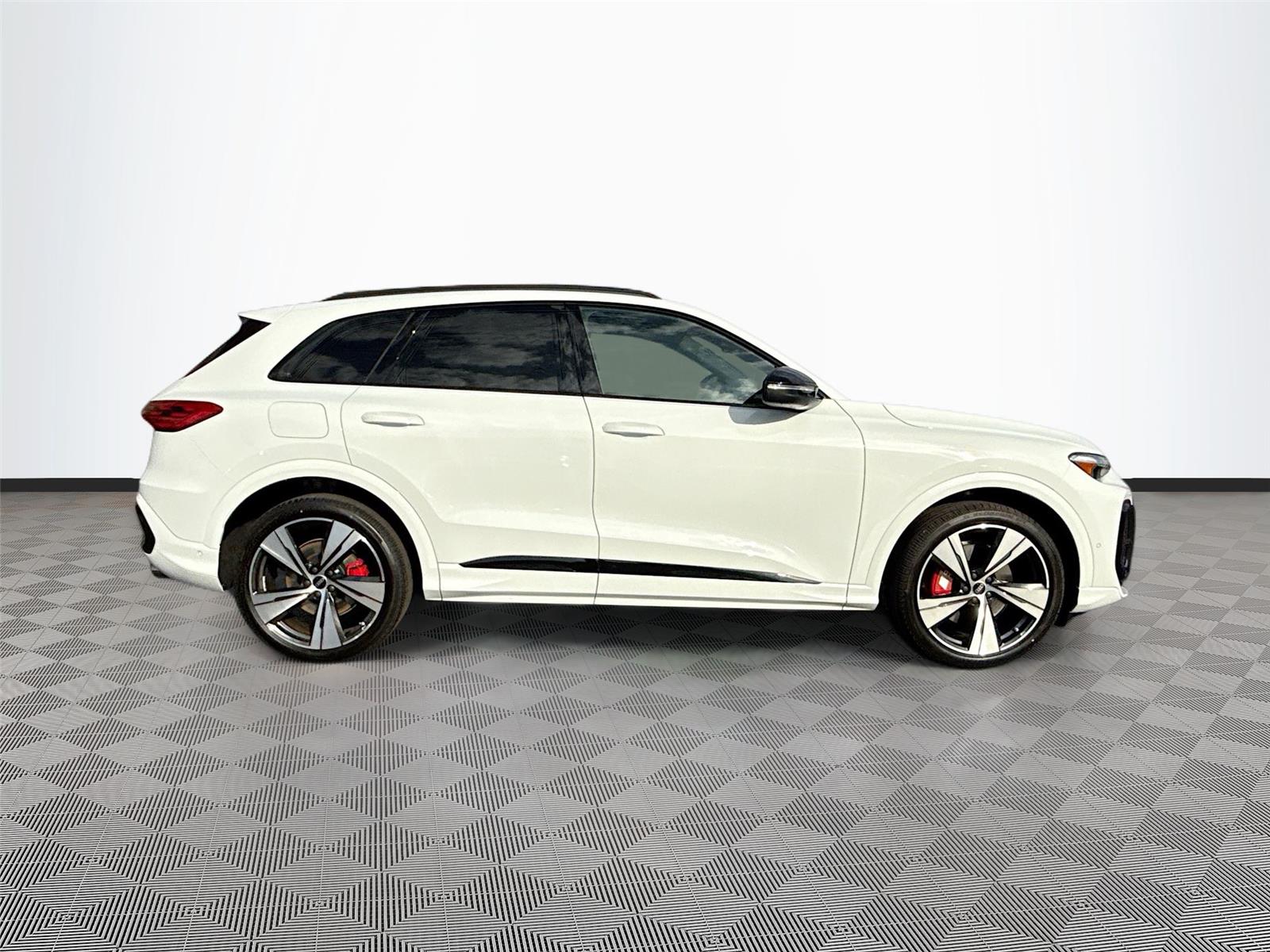 2025 Audi SQ5 Premium Plus